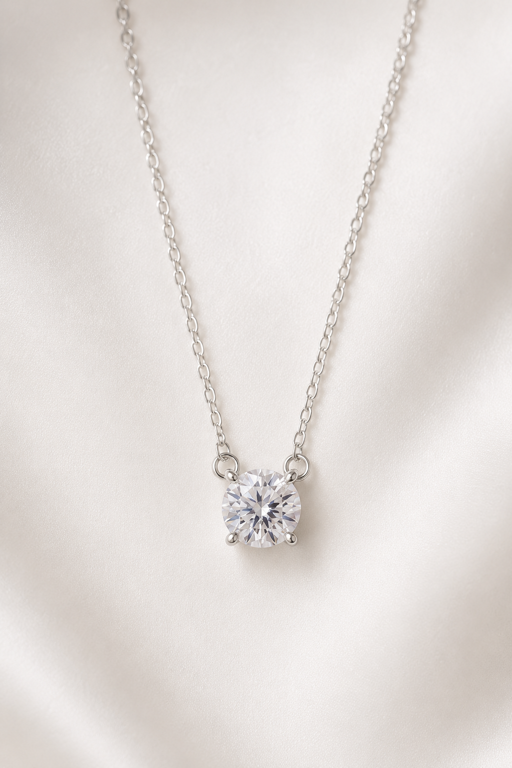 Colar Essence Moissanite