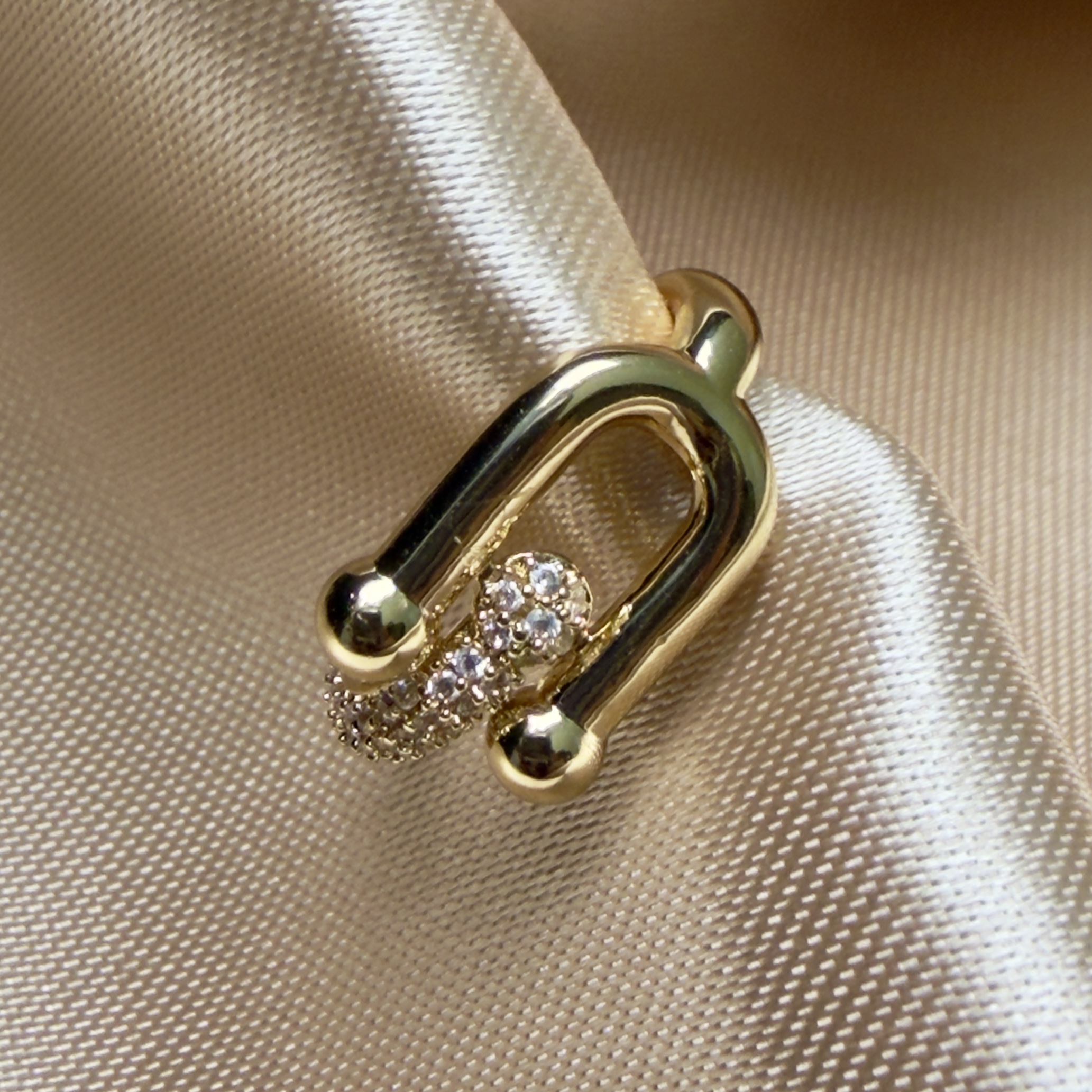 Piercing Fake Gold Lock
