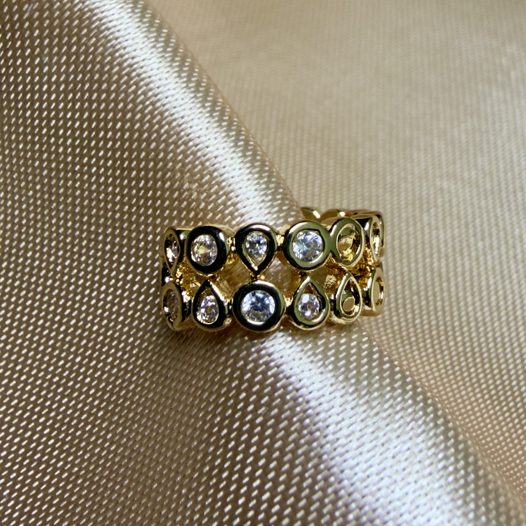 Piercing Fake Gotas Dourado